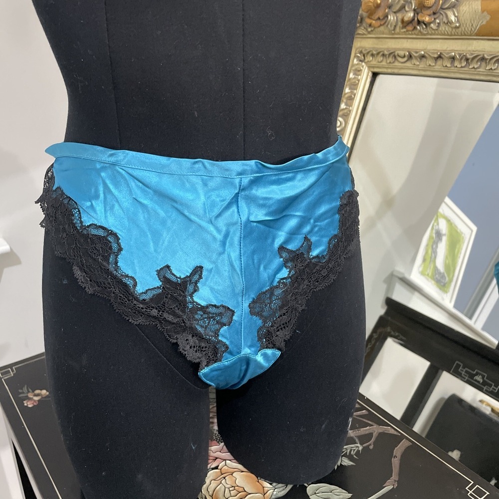 Vintage y2k Victoria's Secret 100% silk panties Size M With Lace Sissy Satin